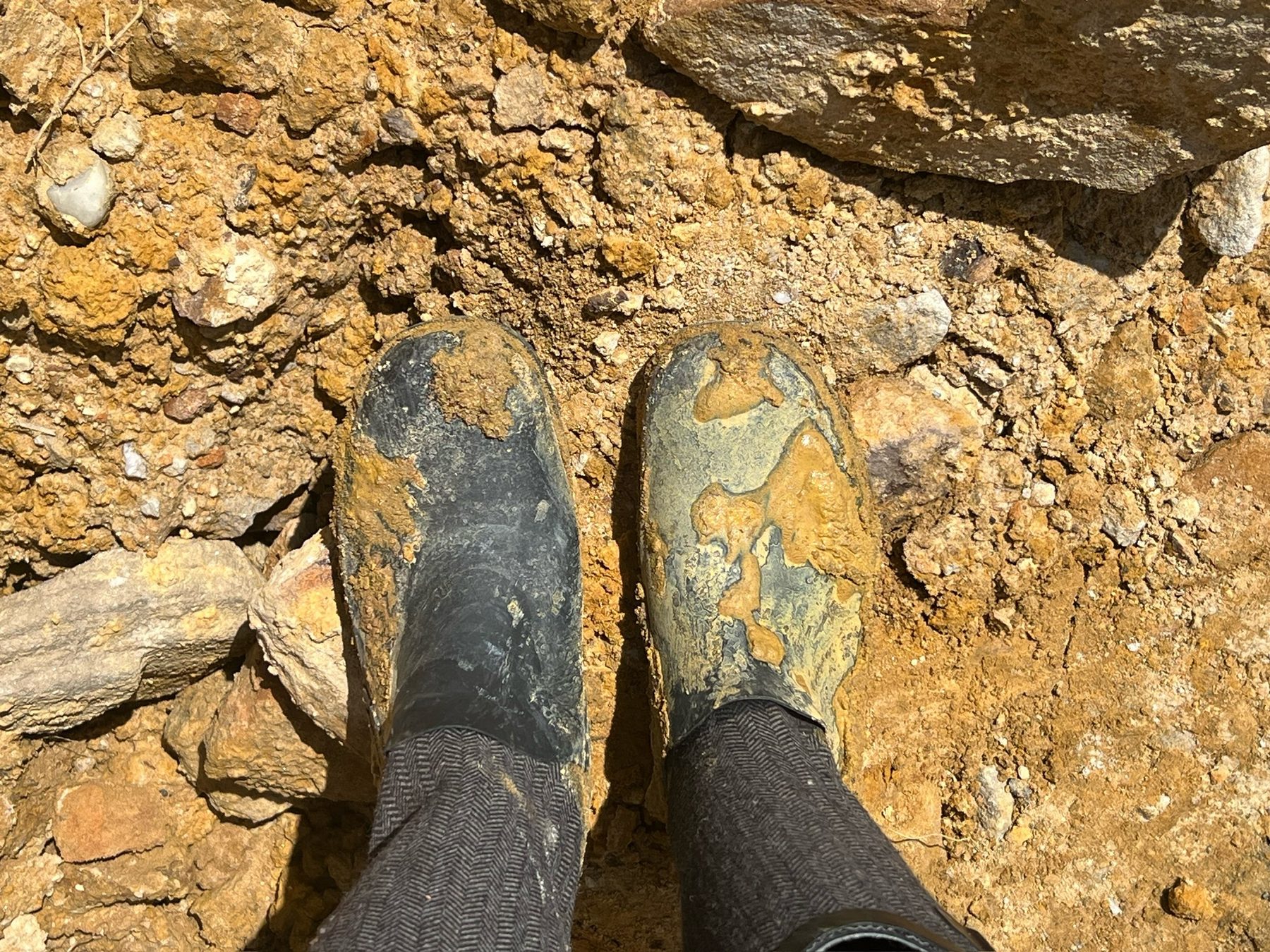 Earth pigment gathering